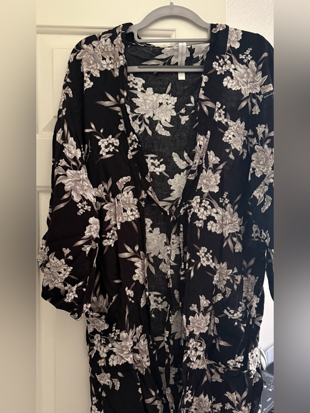 Spiritual Gangster Black Floral Kimono-type wrap
